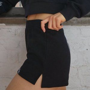 NWT TNA cozy fleece perfect 2'' sweatshorts